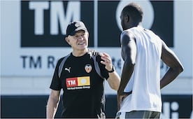 Javier Aguirre ya trabaja con el Valencia; así fue su primer entrenamiento