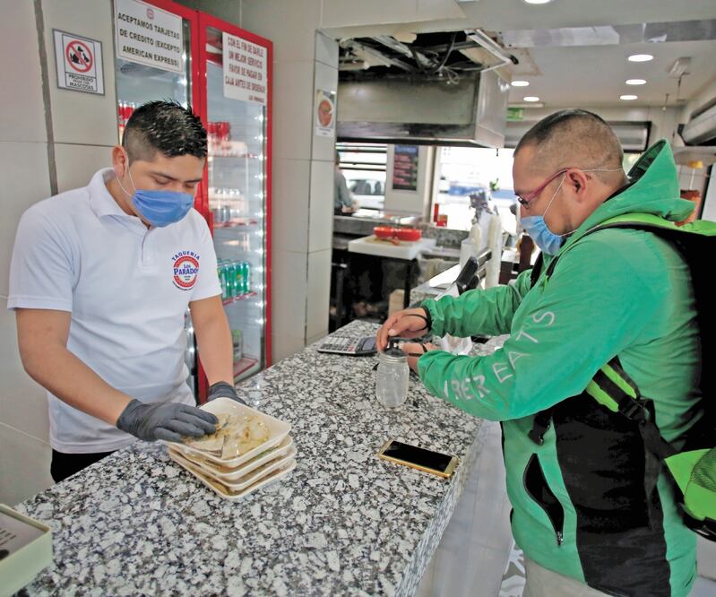 Siete de cada 10 empleos generados en el país fueron de carácter informal, indica Inegi. ARCHIVO EL UNIVERSAL