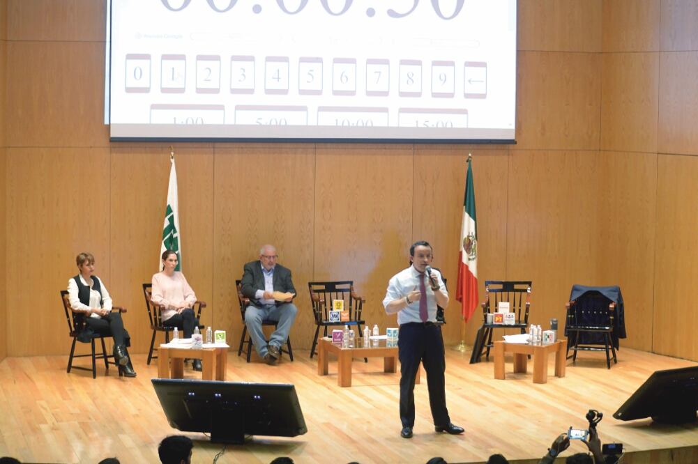 En el postdebate organizado en el ITAM, estudiantes cuestionaron a Mikel Arriola sobre la regulación de las marchas (CORTESÍA)