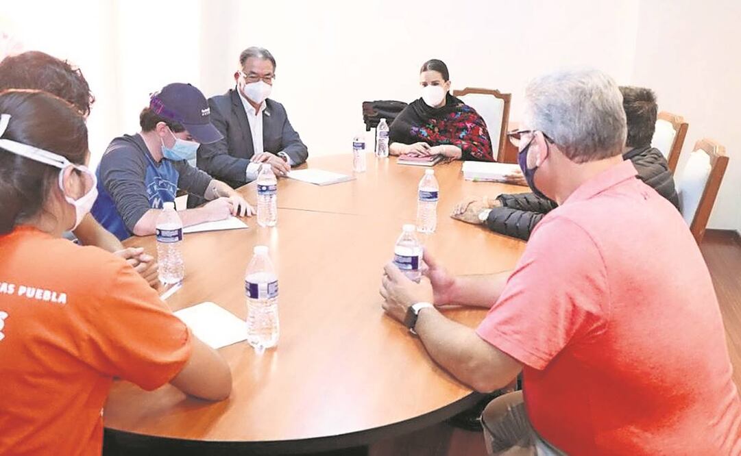 Estudiantes se reunieron con los secretarios de Gobernación y Educación, y con la subsecretaria de Educación Superior. Foto: Especial.