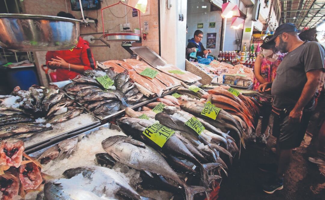 La disminución en los precios de alimentos y bebidas ayudó a frenar la inflación en los últimos dos meses. Archivo AP