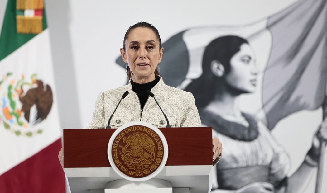 La Mandataria federal informó que hasta el día de hoy no hay ninguna carpeta de investigación en la FGR ni en la Fiscalía de Tabasco en contra del senador Adán Augusto López Hernández por el caso de Hernán Bermúdez Requena, quien fungió como su secretario de Seguridad durante su gobierno en Tabasco, y a quien se le acusa de ser líder del grupo criminal "La Barredora". Foto: EFE