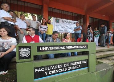 Protestan académicos de la Universidad Veracruzana