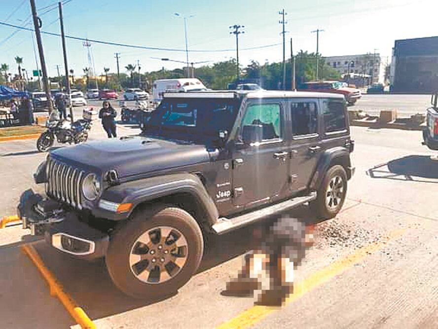 El agente y su hermano murieron afuera de su vehículo. Foto: ESPECIAL