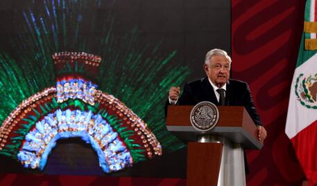Acusa AMLO actitud “arrogante y prepotente” de Austria al solicitar el penacho de Moctezuma