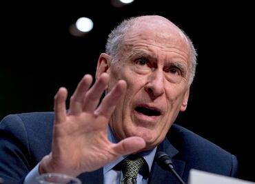 Jefe de inteligencia de EU dejará el cargo el 15 de agosto, asegura Trump