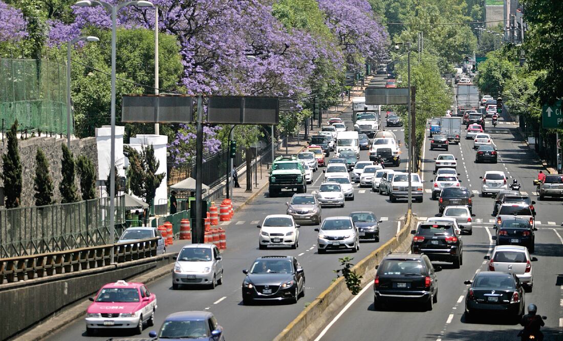 Pese a las medidas adoptadas, en algunas calles y avenidas el tránsito fue intenso y se registraron altos niveles de contaminación (IVÁN STEPHES. EL UNIVERSAL)