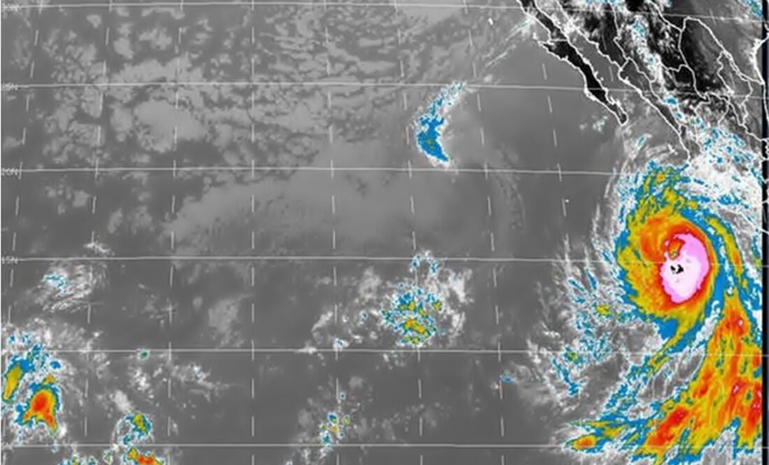 Blanca fell to category one during the night, but got stronger eventually. (Photo: @Conagua_mx)