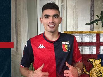 Johan Vásquez tardará en debutar, no fue convocado por el Genoa