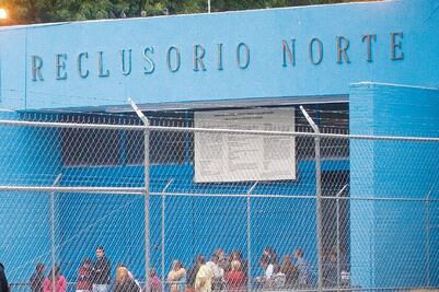 Hasta 18 años de prisión alcanzaría albano que embistió a mujer policía