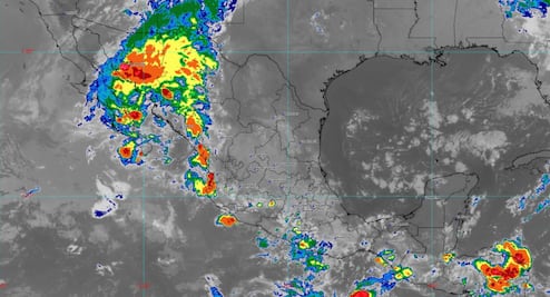 Raymond toca tierra como ciclón post-tropical; pese a debilitarse provocará intensas lluvias y vientos fuertes en estos estados