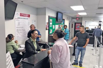 Traban recursos para consulados en EU, acusan