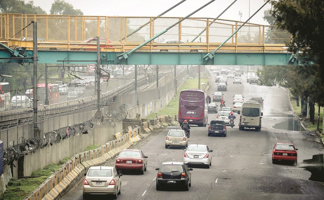Este miércoles 25 de marzo no circulan autos con engomado rojo