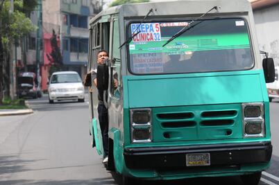 Extinción de microbuses, en dos años y medio: Serrano