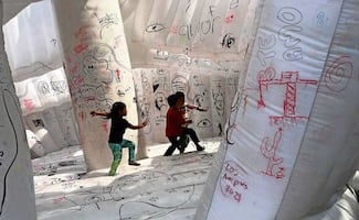 El GuggenSITO, un museo inflable para ser intervenido