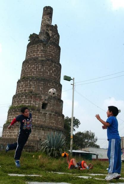 Las torres de Babel de Naucalpan