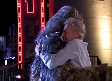 Harrison Ford salva a Chewbacca del suicidio