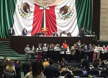 PRD toma tribuna en contra de "Ley Mordaza"