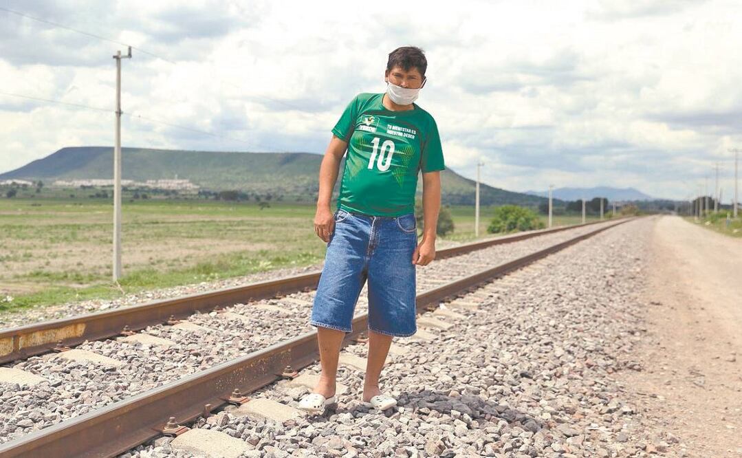 En su paso hacia Estados Unidos desde Honduras, Marvin dice que en México le tocó ver a un compañero descuartizado por La Bestia. Foto: DIEGO PRADO. EL UNIVERSAL