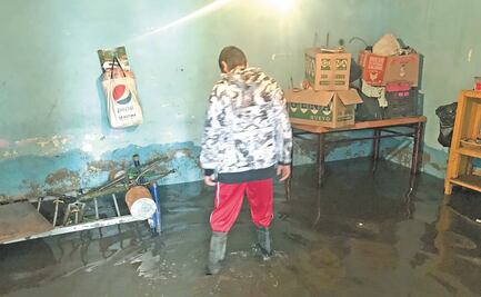 “Lo poco que pudimos sacar, lo rescatamos”; vecinos piden ayuda