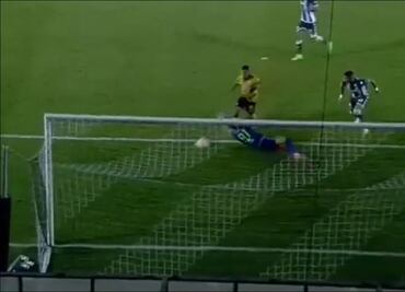 Orbelín Pineda vuelve a anotar en Grecia con el AEK Atenas