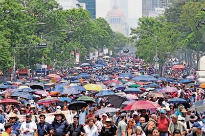 Marchan docentes y exigen: “¡Abrogación, no simulación!”