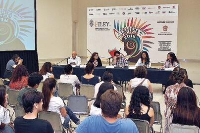 Reflexionan sobre periodismo cultural