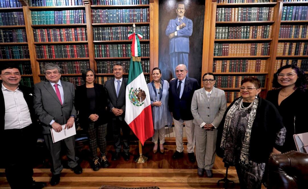 Consejerías del INE se reúnen con Pablo Gómez rumbo a la elaboración de la reforma electoral (26/08/2025). Foto: X (@@rosaicela_)