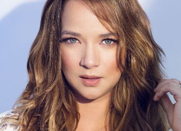 Critican a Adamari López por promover ¿el poliamor?