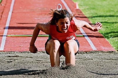 La regia Yvonne Treviño abre camino en salto de longitud