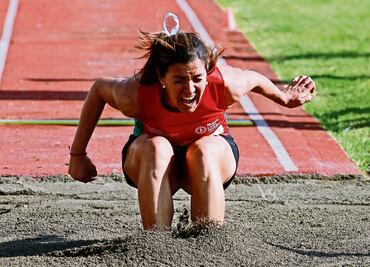 La regia Yvonne Treviño abre camino en salto de longitud