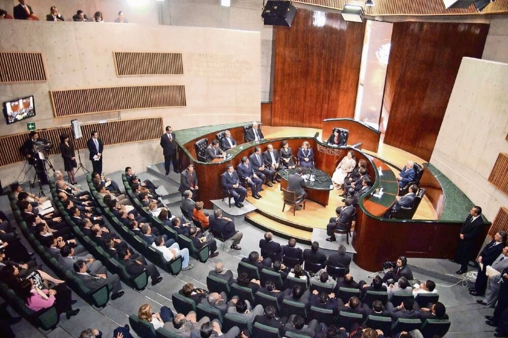 Expertos coinciden en que los nuevos integrantes del TEPJF deben tener un perfil de jueces de carrera judicial, expertos en derecho electoral, académicos, pero, consideran (ARCHIVO EL UNIVERSAL)