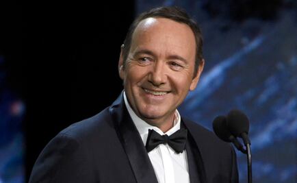 Kevin Spacey reaparece en acto público y recita poema