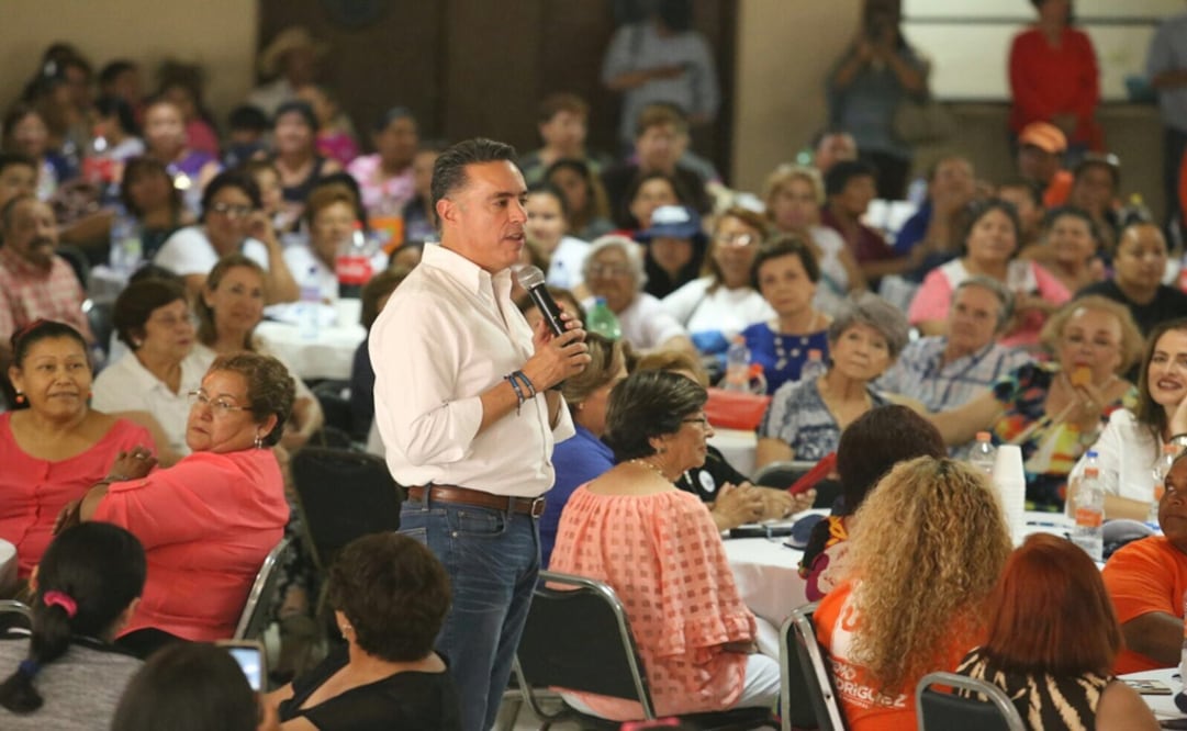 El candidato del PAN a la gubernatura de Coahuila, Guillermo Anaya LLamas, se presentó en la ciudad de Sabinas como cierre de campaña (Foto: Hilda Fernández / EL UNIVERSAL)