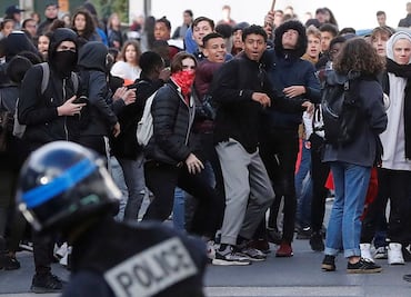 Comercios y museos de París anuncian cierre por protestas de "chalecos amarillos"