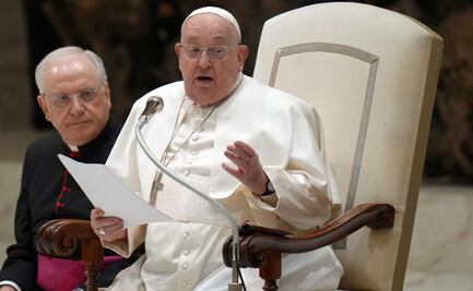 Papa Francisco asiste a misa dominical en hospital; es ingresado por bronquitis