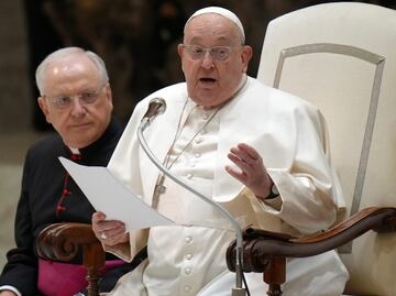 El papa Francisco respira sin asistencia mecánica, reporta el Vaticano; tiene un corazón que “resiste muy bien”