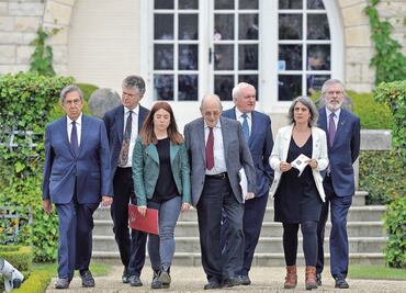 ETA dice adiós con un llamado a reconciliación