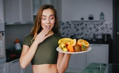 ¿Qué frutas ayudan a calmar la ansiedad y por qué recomiendan consumirlas?