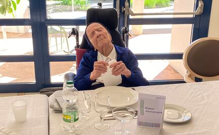 Con champaña, monja que sobrevivió a dos guerras mundiales y a Covid-19 celebra 117 años