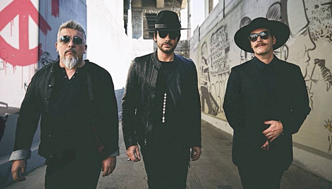 Le aplican a Beto Cuevas la ley del sticker en Televisa