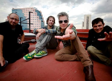 Hoy, La Gusana Ciega en concierto sobre ruedas