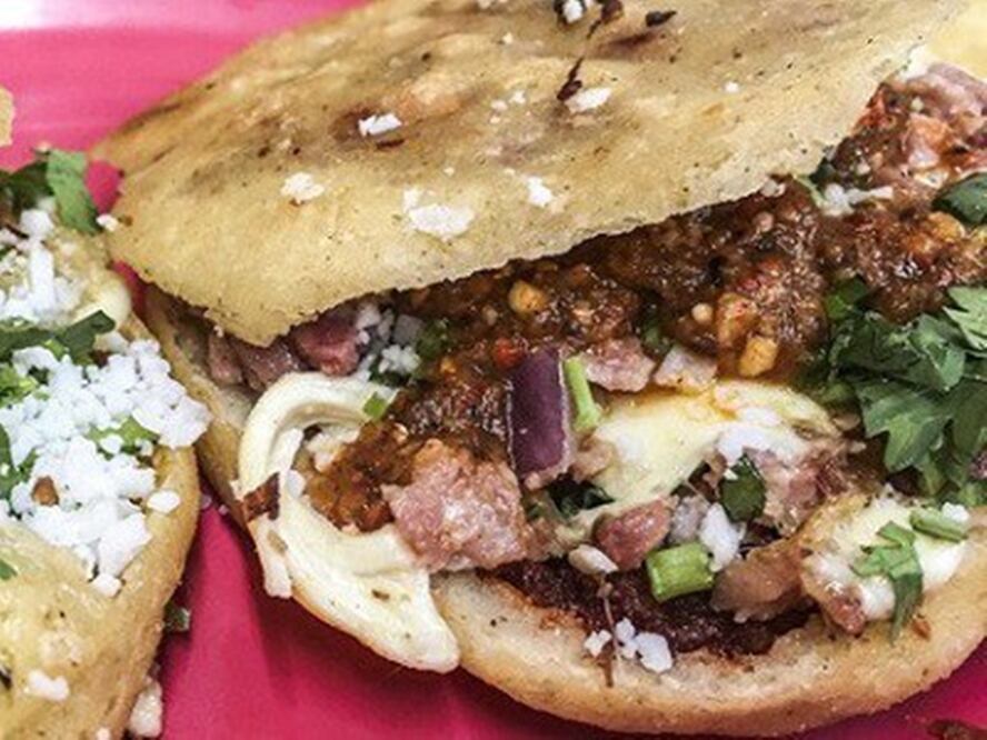 No dejes esta oportunidad para disfrutar de ricas garnachas y un pulque / Foto: Xochitla