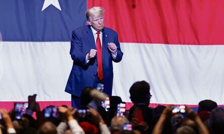 Trump tacha acusación federal de “ridícula”