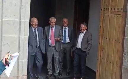 VIDEO: Empresarios desalojan Museo Kaluz, tras activarse la alerta sísmica; esperaban reunirse con AMLO