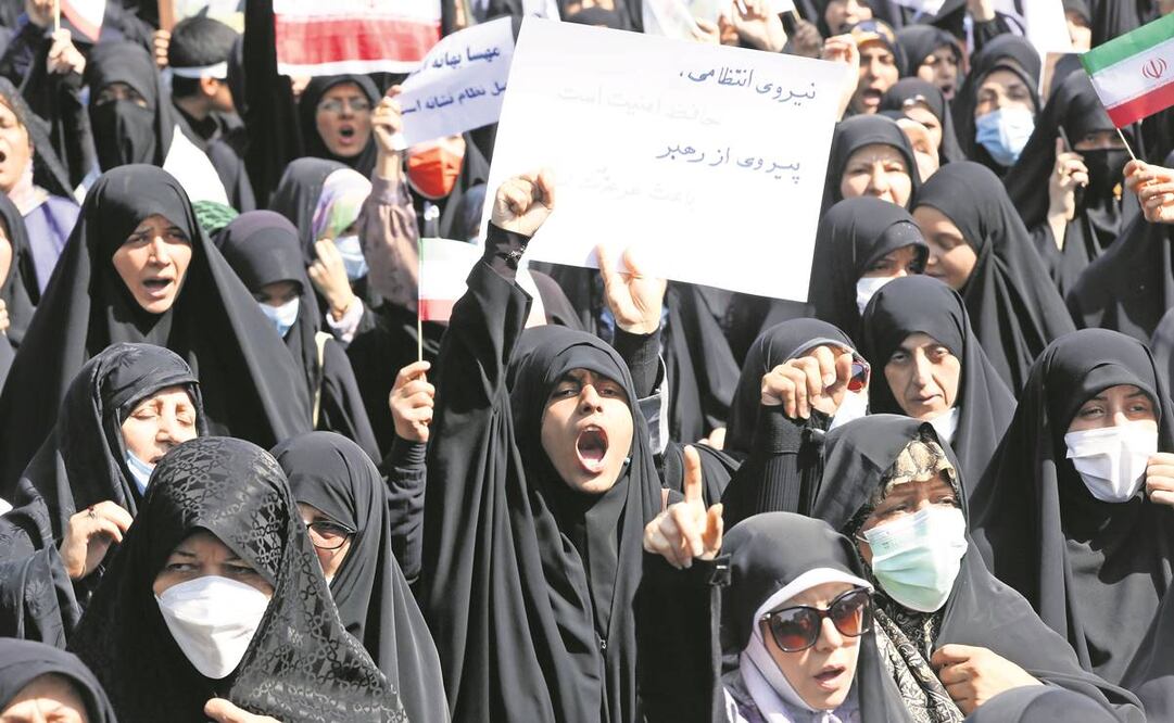 Miles de iraníes participaron ayer en una manifestación de apoyo al gobierno contra las recientes protestas en el país. Foto: Abedin Taherkenareh/EFE 
