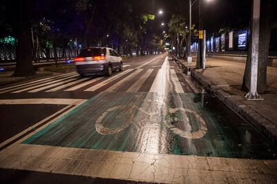 Otra vez, camión arrolla a ciclista en Reforma