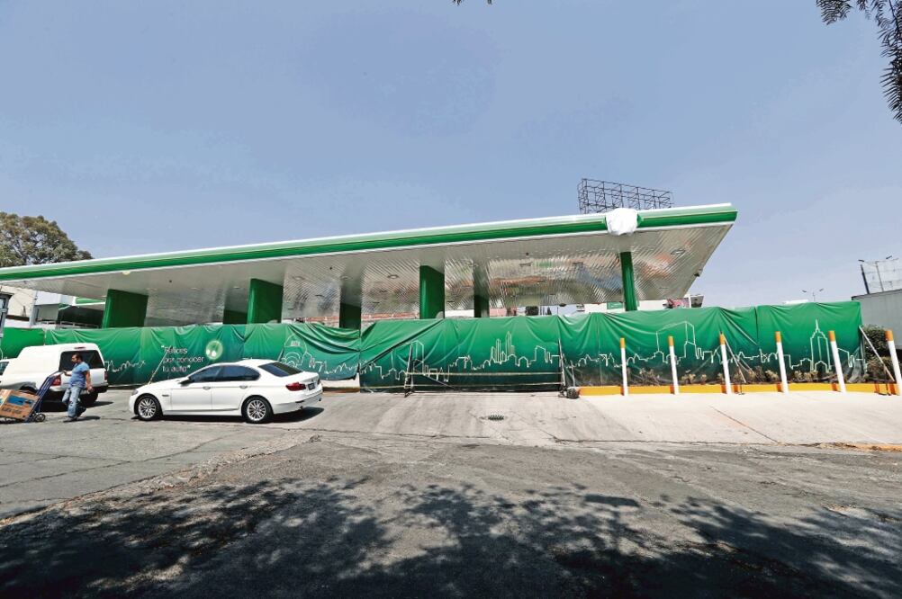 Una de las gasolineras que va a operar la empresa petrolera está ubicada en avenida Periférico y Circuito Poetas, frente a las emblemáticas Torres de Satélite (VALENTE ROSAS.EL UNIVERSAL)