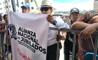 Jubilados piden a Sheinbaum eliminación de retroactividad al artículo 127 constitucional; señalan afectación a su patrimonio