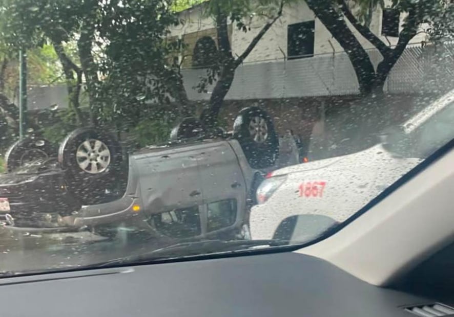Autoridades exhortaron a la ciudadanía a mantenerse informada a través de los canales oficiales, evitar cruzar corrientes de agua y reportar cualquier situación de emergencia. Foto: Especial